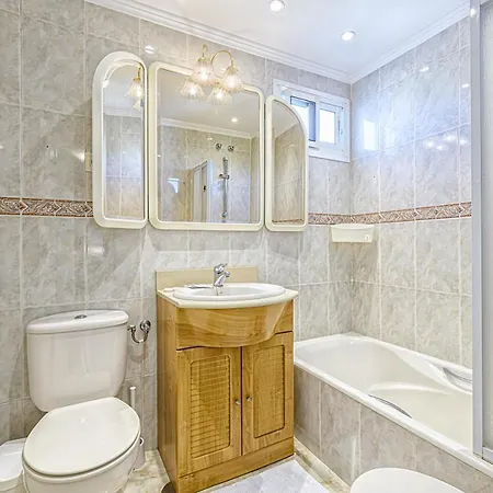 Immaculate 3-bed In Fuengirola