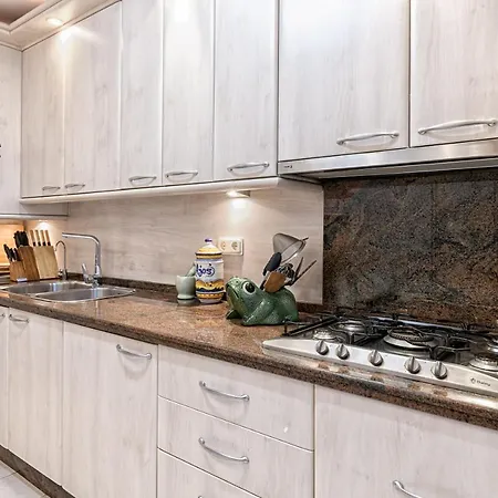 Immaculate 3-bed In * Fuengirola